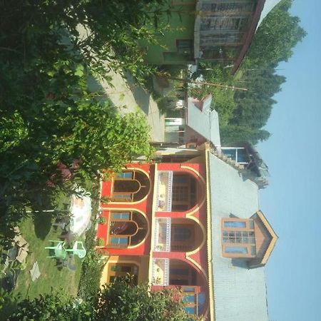 Wani Guest House Gulmarg Exterior foto